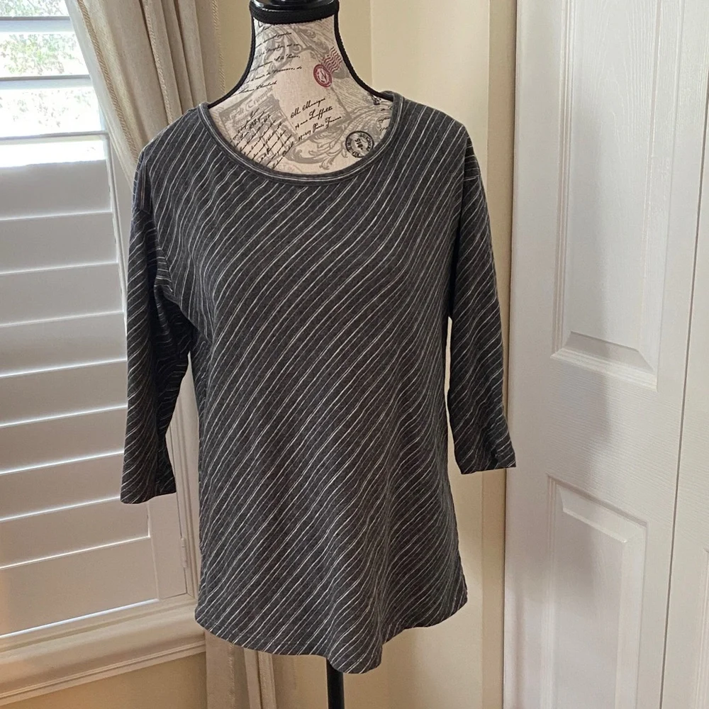Tommy Bahama Striped 3/4 Sleeve Top XS Gray Black Casual Soft Stretch Tee - Picture 3 of 8